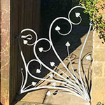 Frameless and sculptural garden gate