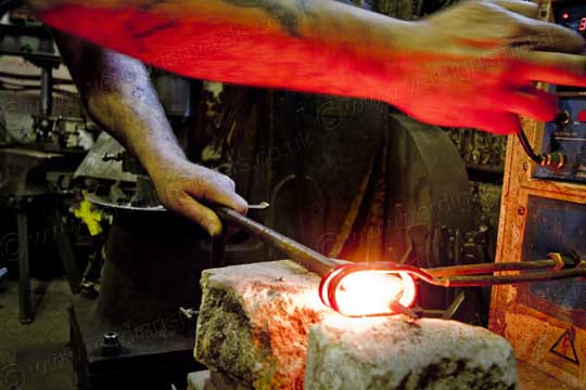 blacksmiths induction forge