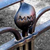 long taper used as a structural gate top